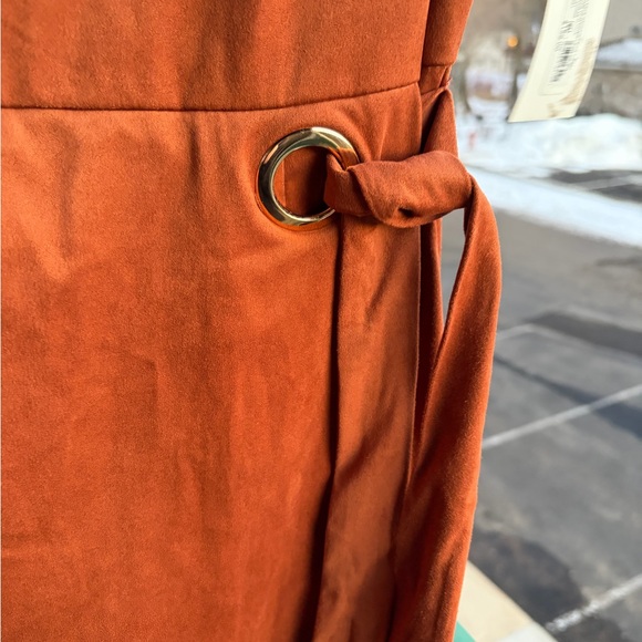 🆕✨ Tahari ASL Walnut Brown Faux Suede Sheath Dress Size 6 Gold Tie Career Midi - Picture 8 of 17